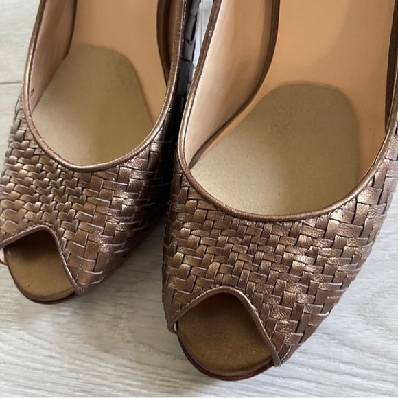 Cole Haan Gold Metallic Peep Toe Woven Pumps sz 8.5 B Leather Block Stiletto - Picture 3 of 12
